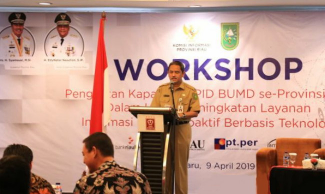 Sekdaprov Buka Workshop Peguatan PPID BUMD se Provinsi Riau
