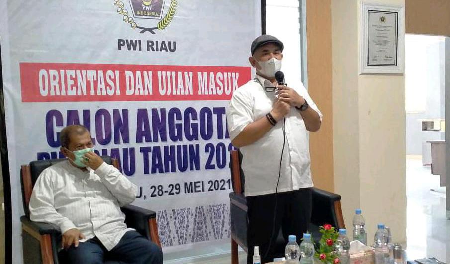 Zulmansyah Buka Secara Resmi Orientasi dan Ujian Calon Anggota PWI Riau