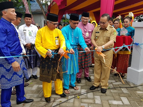 Bank Riau Kepri Serahkan CSR Taman Selatpanjang Kota Sagu.