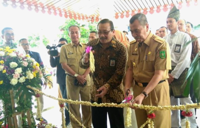 Gubernur Riau Resmikan KLT Badan Standardisasi Nasional