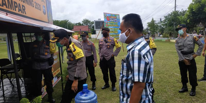 Kapolres Kampar Cek Pospam Ops Ketupat Lancang Kuning 2020 di Lapangan Merdeka Bangkinang