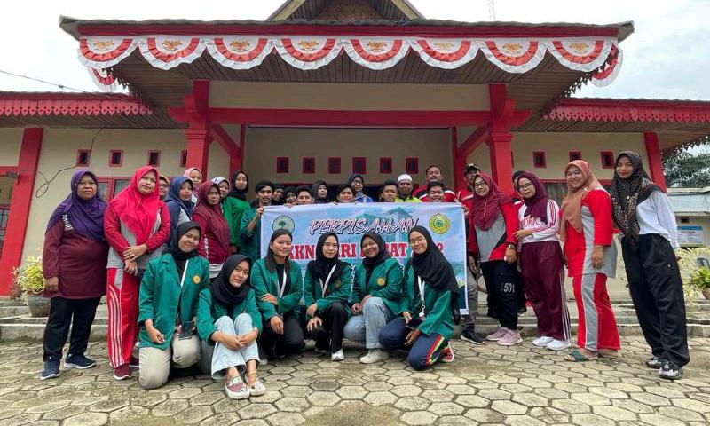 Mahasiswa KKN UMRI Gelar Lokakarya dan Perpisahan di Desa Sari Makmur