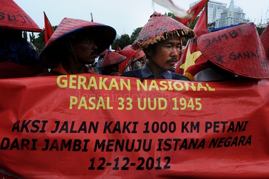Petani Jambi Aksi Jalan Kaki ke Istana Tuntut Pemerintah Adili PT Asiatic Persada
