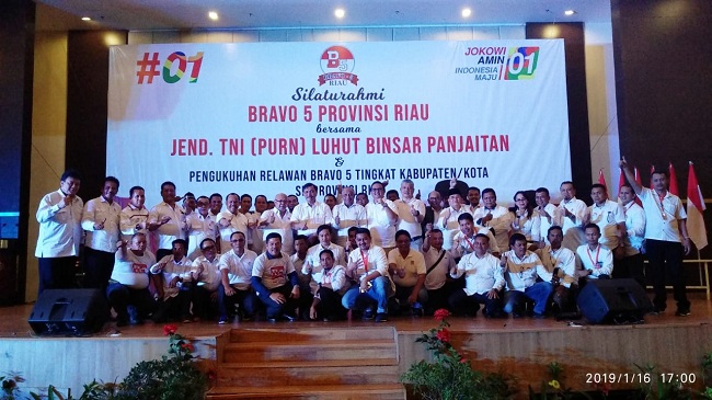 Di Hadapan Luhut, Bravo 5 Siap Menangkan Jokowi-Amin di Riau