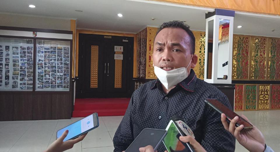 Politisi PDIP Minta Kadisdik Pekanbaru Kaji Ulang Surat Edarannya