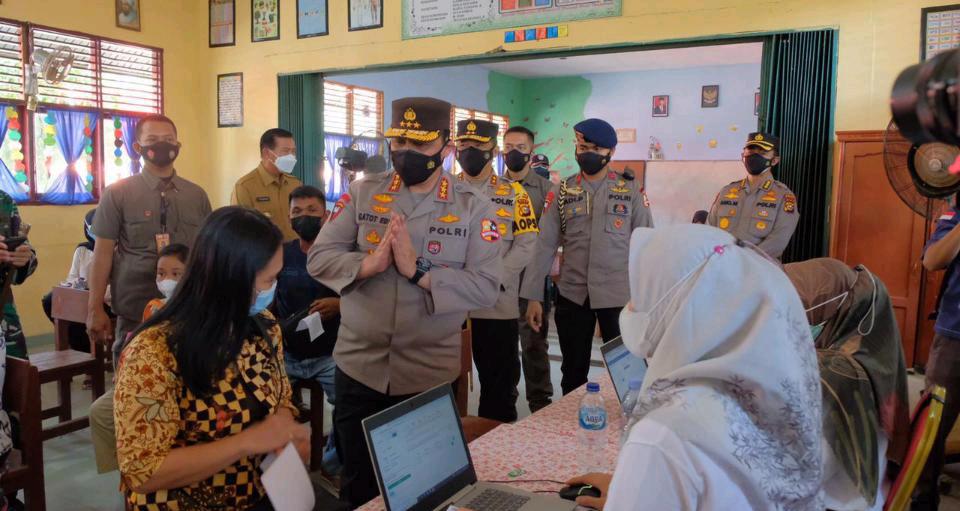 Kunjungi Posko PPKM, Wakapolri Komjen Gatot Ajak Warga Patuh Prokes