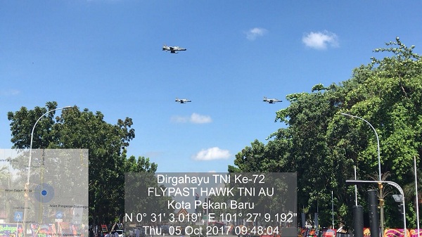 HUT TNI 72, Langit Pekanbaru dan Cilegon Diwarnai Atraksi Pesawat Tempur Skadron 12 dan 16