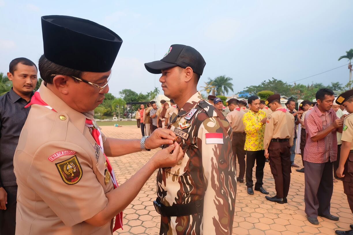 Wardan Irup Apel Gelar Senja Pramuka 2018