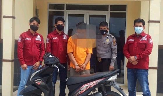 Sepeda Motor Digondol Maling di Pinggir Jalan Pekan Arba