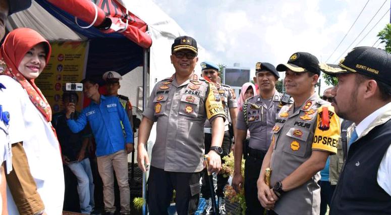 Pengamanan Pergantian Tahun Baru, Kapolda Riau Tinjau Pospam di Kampar