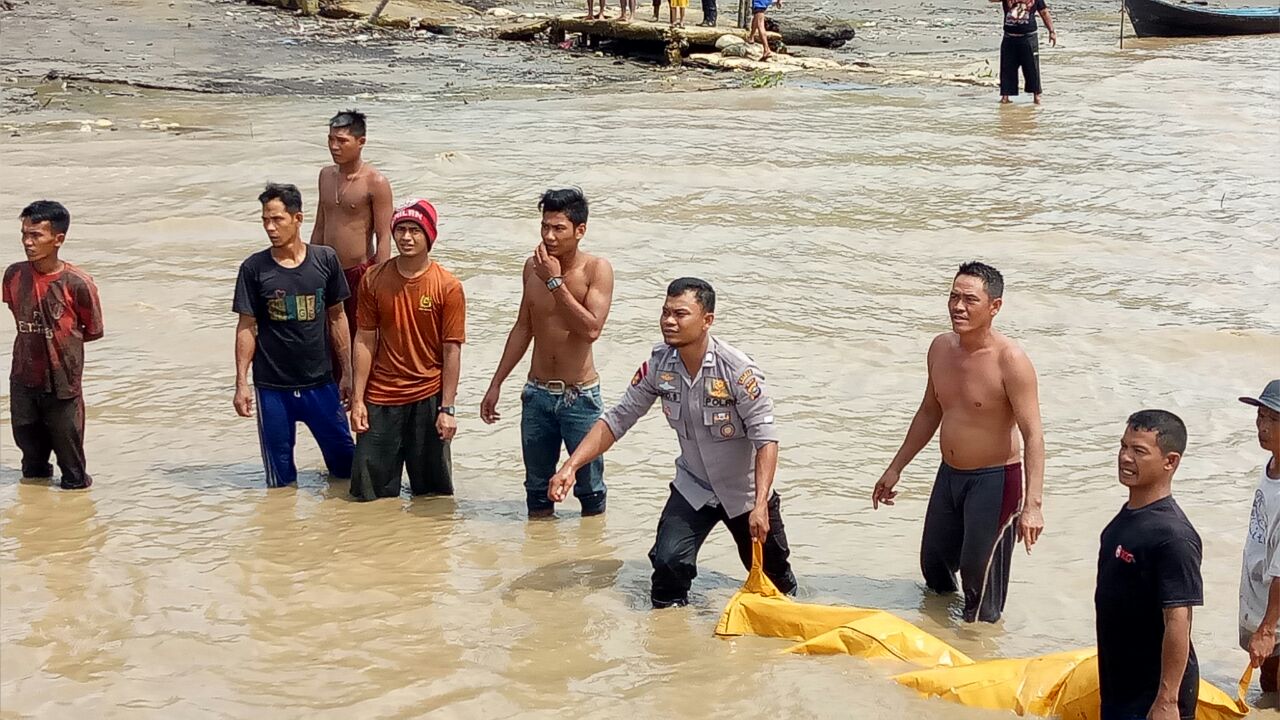 Dua Hari Tenggelam, ABK Kapal Motor Di Inhil Ditemukan