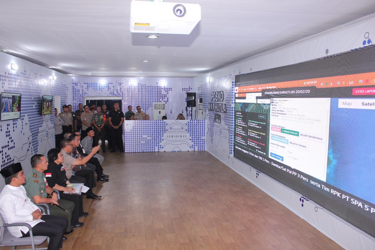Presiden Kagum Posko Penanganan Karhutla di Riau Dilengkapi Dashboard Canggih