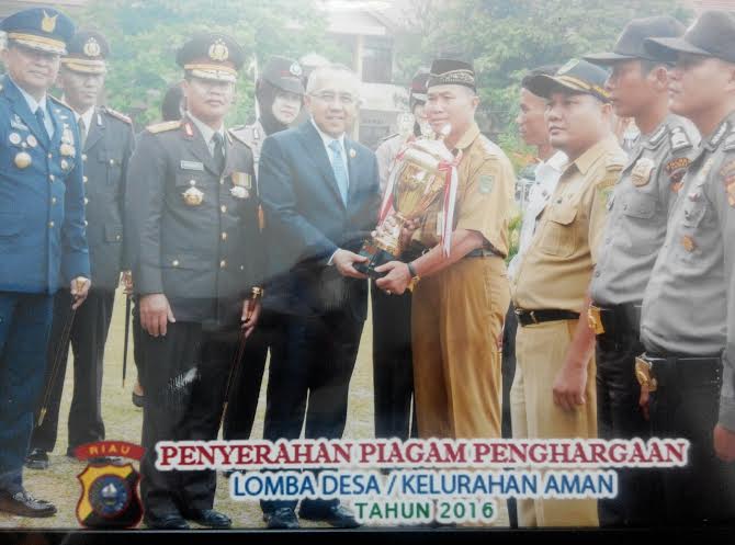 Kelurahan Tembilahan Hulu Dianugerahi Penghargaan Daerah Paling Aman Se-Provinsi Riau