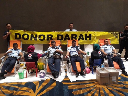 Kembali Prajurit TNI AU Lanud Rsn Donorkan Darahnya