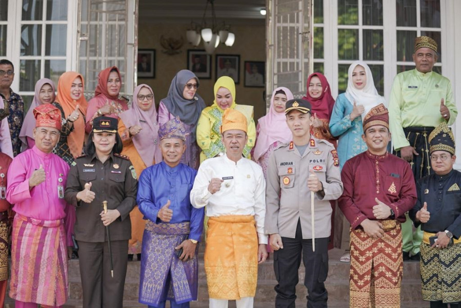 Pimpin Upacara HUT Provinsi Riau ke-66, Bupati Rohil Sampaikan Amanat Gubernur