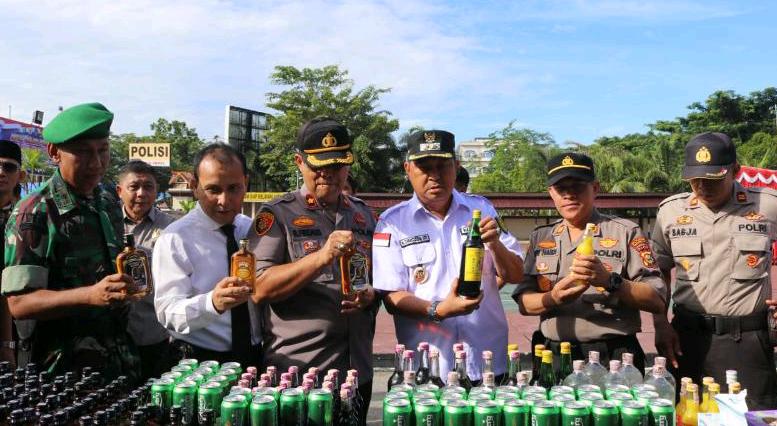 469 Botol Miras 2.175 Liter Tuak Dimusnahkan Polres Inhil