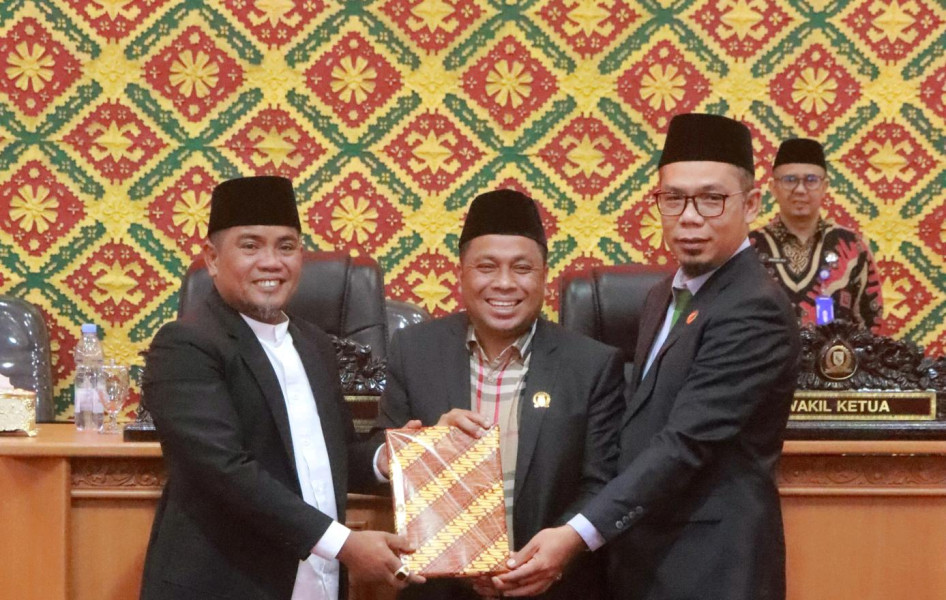 Bupati Pelalawan Serahkan KUPA-PPAS Perubahan APBD 2024