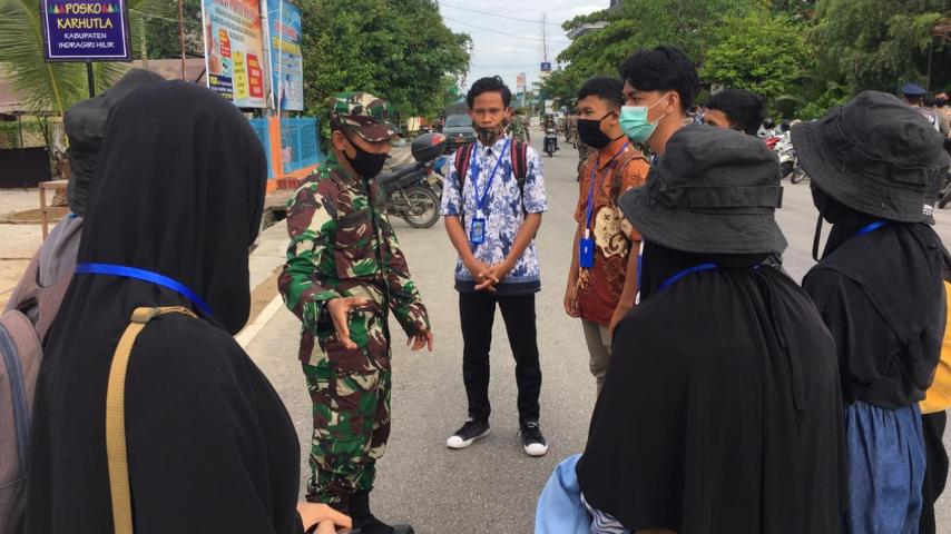 Mahasiswa KKN UNRI Ikut Bergabung Bersama TNI Polri  Penegakan Disiplin Kesehatan Covid 19