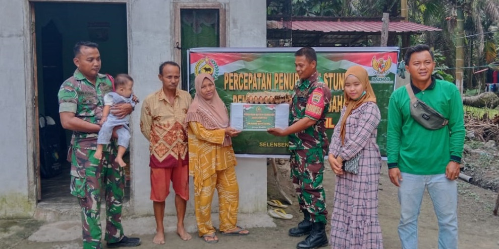 Dandim 0314/Inhil Berikan Bantuan Makanan Tambahan ke Anak Penderita Stunting