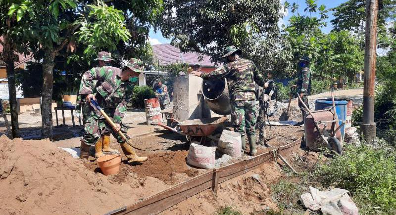 Pra TMMD, TNI Bersama Warga Saling Bantu