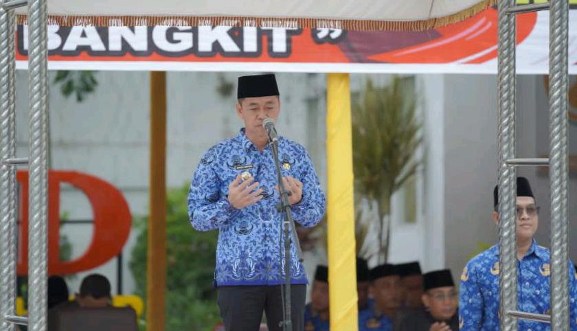 Pimpin Upacara Harkitnas, Bupati Rohil Sampaikan Amanat Menteri Kominfo