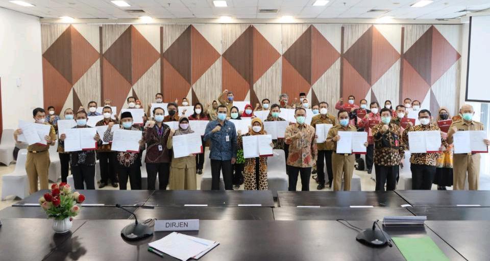 Kemendagri Bagikan 42 Mesin ADM ke Dukcapil Daerah