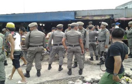 Puluhan Lapak PKL Pasar Pagi Arengka Kembali Ditertibkan