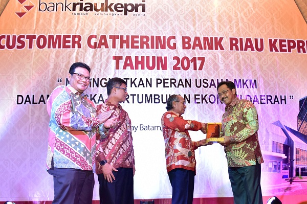 Gubernur Kepri Buka Customer Gathering Bank Riau Kepri 2017