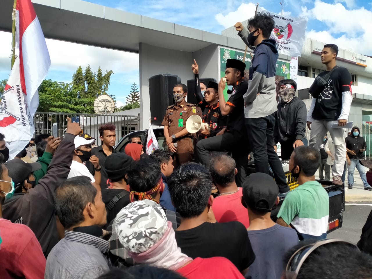Siswa dan Mahasiswa Tuntut Kejati Riau Usut Korupsi Multiyear Perkantoran