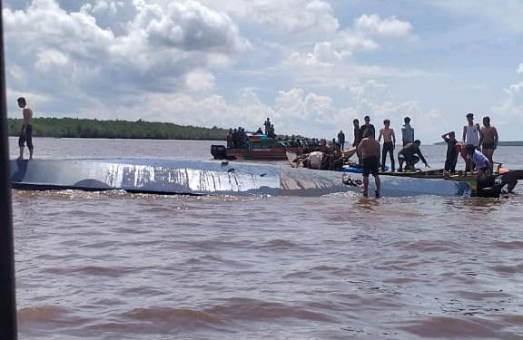 Speedboat Terbalik di Perairan Kateman, Korban 12 Orang
