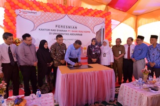 Resmi Beroperasi, Jaringan Kantor Syariah Bank Riau Kepri Di Universitas Abdurrab