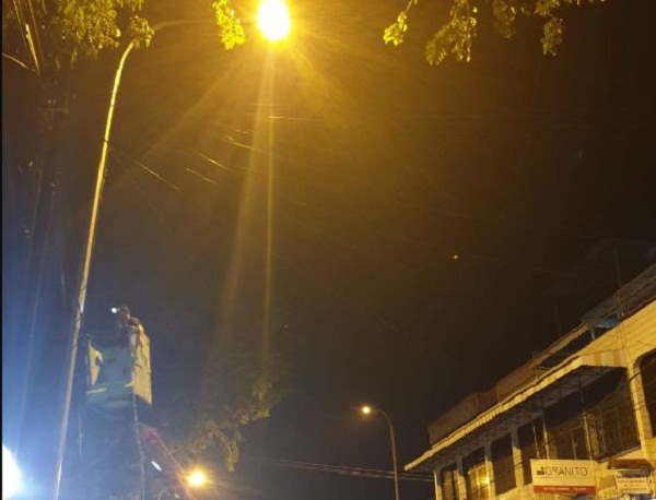 Warga Sampaikan Ucapan Terima Kasih Kepada DPRD Pekanbaru, Jalan Umum Jadi Terang Benderang