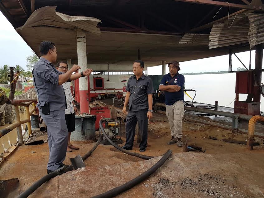Tim Labfor Polri Medan Olah TKP Penyebab Kebakaran SPBB PT Era Mandiri