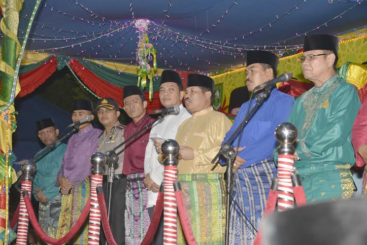 Bupati Amril Lepas Pawai Takbir Idul Fitri