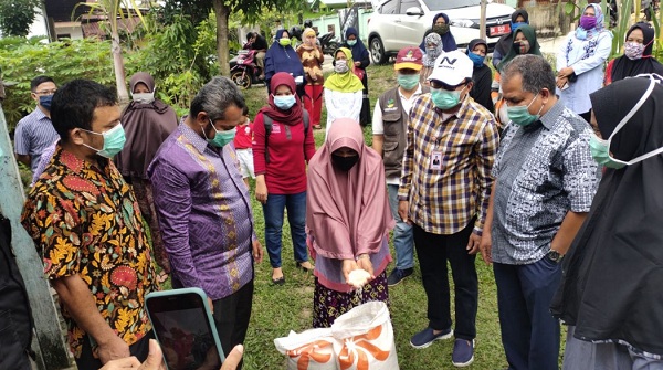 Ketua DPRD Pekanbaru Hadiri Penyerahan Bantuan KPM PKH