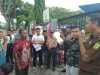 Tuding Kades di Kampar Gelapkan Dana Desa, Warga Demo Kejati Riau