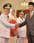 Presiden Jokowi Lantik Gubri dan Wagubri di Istana