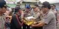 Kapolres Inhil Serahkan Bantuan kepada Korban Bencana Puting Beliung