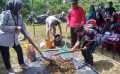 Mahasiswa KUKERTA UNRI Sosialisasi Pembuatan Pupuk Kompos di Desa Barangan