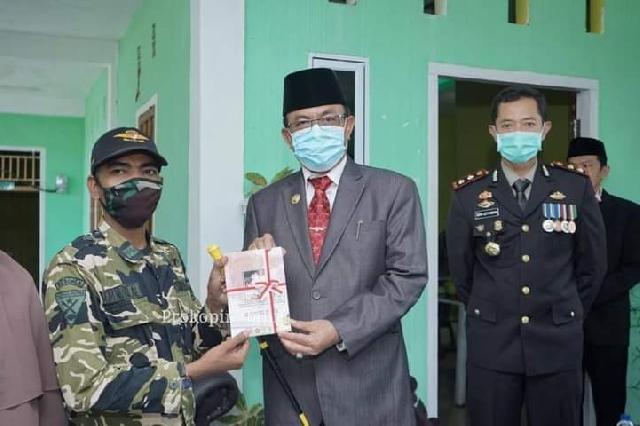 Mengingat Jasa Pahlawan, Bupati Wardan Ziarah ke Makam Letda M Boya