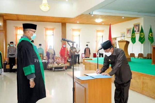 Wardan Berikan Penghormatan Terakhir kepada Almarhum AKP Ferdinand Sumardi