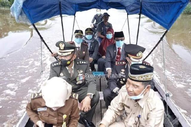 Mengingat Jasa Pahlawan, Bupati Wardan Ziarah ke Makam Letda M Boya