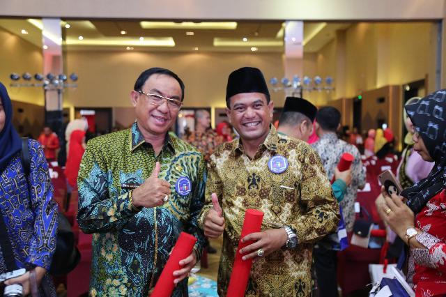 Bupati Wardan Terima Penghargaan Atas Peningkatan PAUD