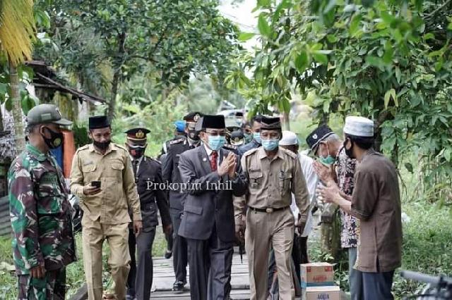 Mengingat Jasa Pahlawan, Bupati Wardan Ziarah ke Makam Letda M Boya