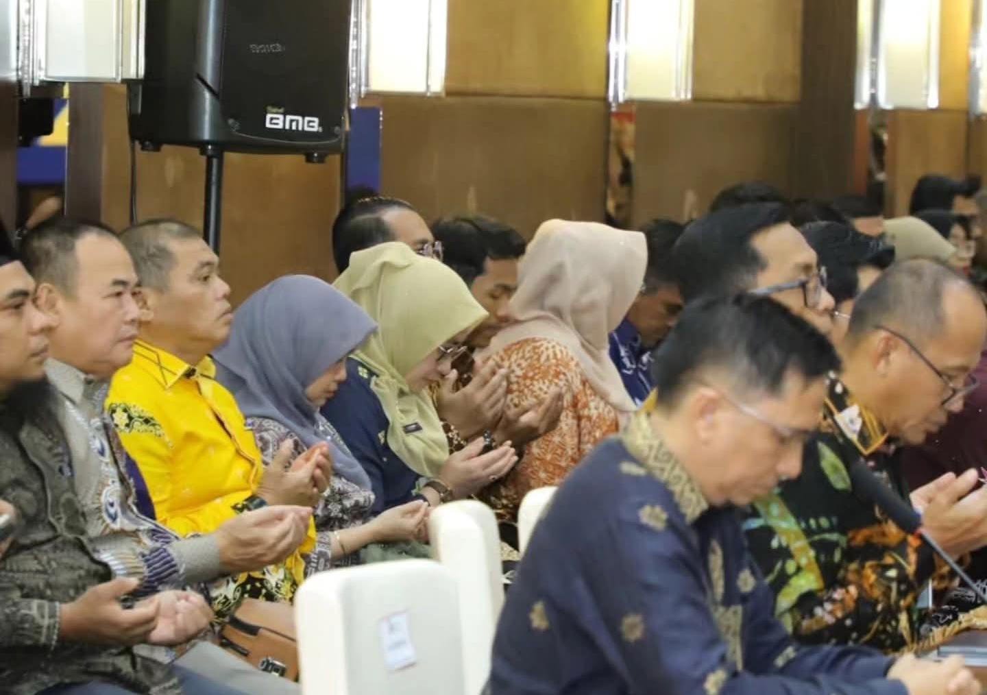 Bupati Inhil Menghadiri Pertemuan Komisi II DPR RI Dengan Pemprov & Pemda Se Provinsi  Riau