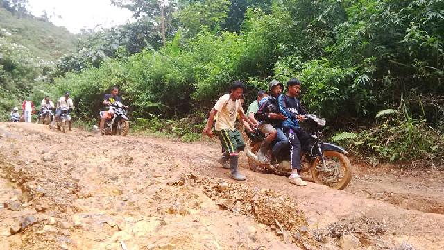 Kondisi Jalan di Kabupaten Kampar Pasca Banjir